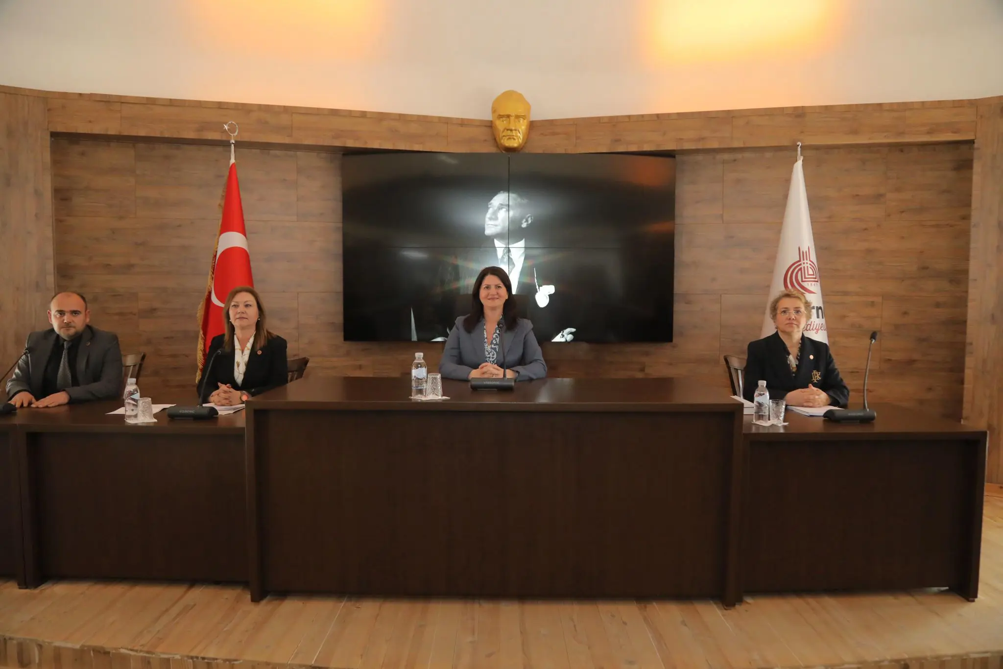 BAŞKAN GENCAN: “BİRLİKTE BAŞARDIK, BİRLİKTE DAHA İLERİYE TAŞIYACAĞIZ” galeri görseli